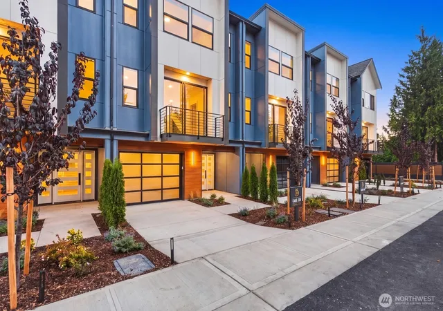 Photo 1 of Townhouse for sale at 932 Duchess Rd #B-3, Bothell, WA 98012 | MLS# NWM2592049 | Listing updated on 2026-10-08