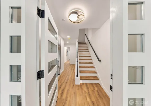 Photo 3 of Townhouse for sale at 932 Duchess Rd #B-3, Bothell, WA 98012 | MLS# NWM2592049 | Listing updated on 2026-10-08