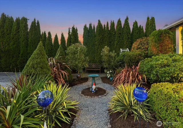 Photo 4 of Condo for sale at 12505 28th Avenue W, Everett, WA 98204 | MLS# NWM2592055 | Listing updated on 2026-10-13