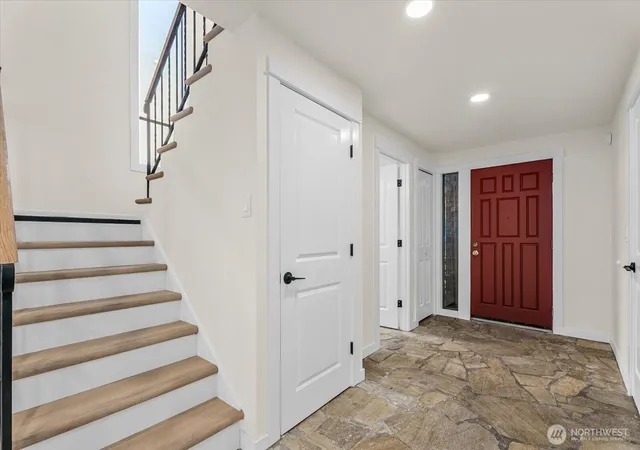 Photo 3 of Multi family home for sale at 8543 Avondale Rd Ne, Redmond, WA 98052 | MLS# NWM2592062 | Listing updated on 2026-10-12
