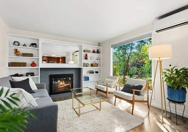 Photo 2 of Single family home for sale at 3604 SW Thistle St, Seattle, WA 98126 | MLS# NWM2592063 | Listing updated on 2026-10-12
