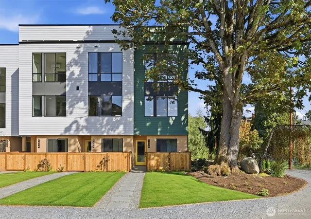 Photo 1 of Townhouse for sale at 1520 S Grand St, Seattle, WA 98144 | MLS# NWM2592066 | Listing updated on 2026-10-29