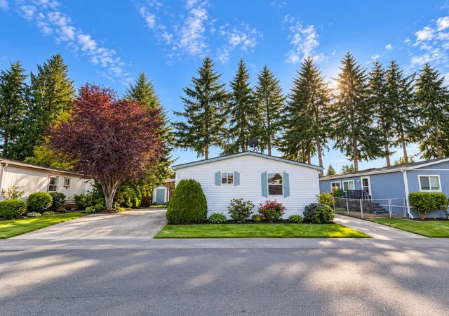 Photo 2 of Manufactured home for sale at 31600 126th Avenue Se #5, Auburn, WA 98092 | MLS# NWM2592069 | Listing updated on 2026-10-22