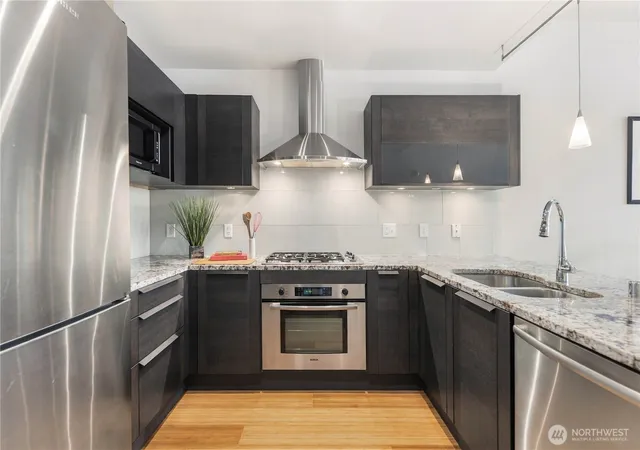 Photo 4 of Condo for sale at 737 Olive Way #2607, Seattle, WA 98101 | MLS# NWM2592071 | Listing updated on 2026-10-09