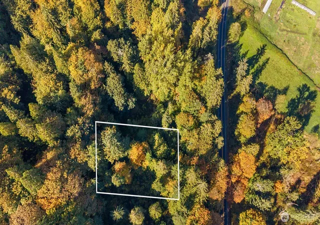 Photo 4 of Land for sale at 8801 W Snoqualmie Valley Rd NE, Carnation, WA 98014 | MLS# NWM2592080 | Listing updated on 2026-10-15