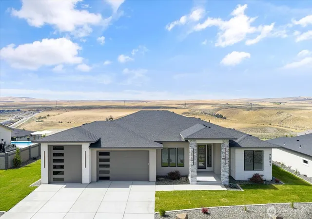Photo 1 of Single family home for sale at 7541 W 22nd Place, Kennewick, WA 99338 | MLS# NWM2592084 | Listing updated on 2026-10-09