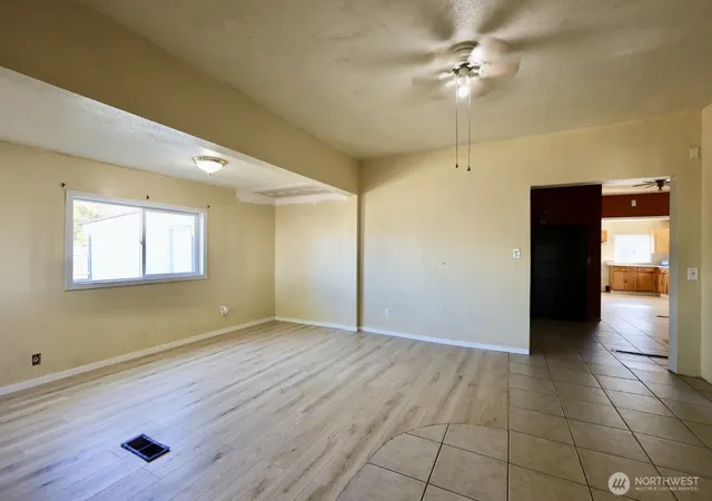 Photo 2 of Single family home for sale at 1199 Dell Ave, Walla Walla, WA 99362 | MLS# NWM2592097 | Listing updated on 2026-10-08