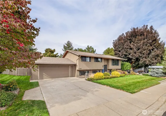 Photo 1 of Single family home for sale at 1308 Wedgewood Ave, Wenatchee, WA 98801 | MLS# NWM2592108 | Listing updated on 2026-10-08