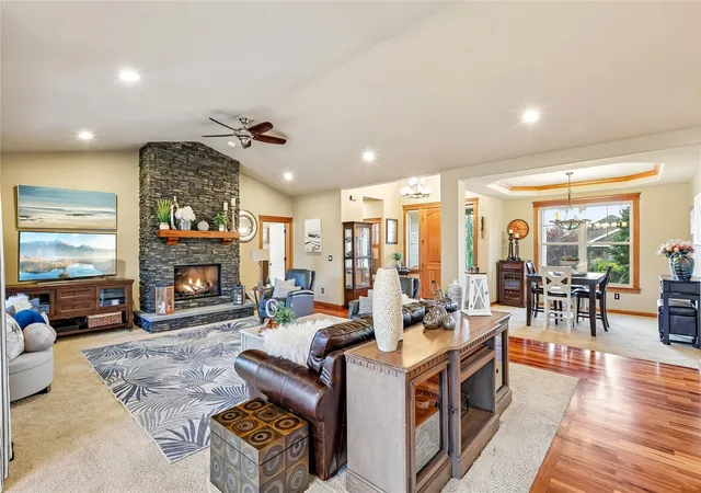 Photo 4 of Single family home for sale at 25 Zermatt Ct, Camano Island, WA 98282 | MLS# NWM2592118 | Listing updated on 2026-10-24