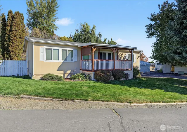Photo 2 of Manufactured home for sale at 2285 Basin St Sw #6, Ephrata, WA 98823 | MLS# NWM2592120 | Listing updated on 2026-10-09