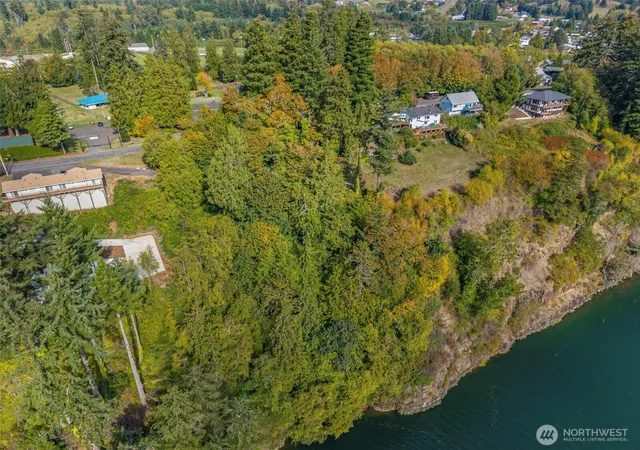 Photo 3 of Land for sale at 620 Columbia St, Cathlamet, WA 98612 | MLS# NWM2592121 | Listing updated on 2026-10-08