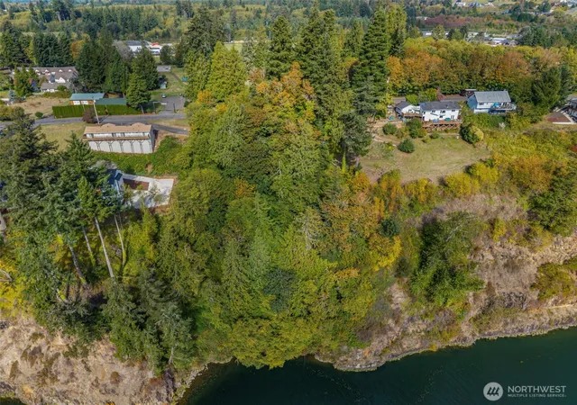Photo 3 of Land for sale at 620 Columbia St, Cathlamet, WA 98612 | MLS# NWM2592121 | Listing updated on 2026-10-08