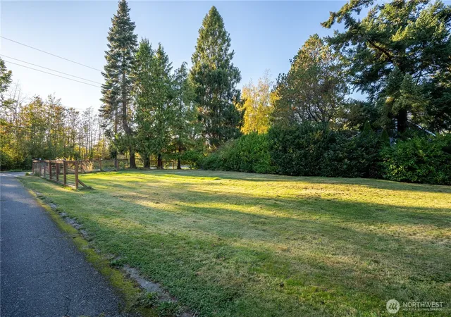 Photo 4 of Single family home for sale at 4258 Northwest Dr, Bellingham, WA 98226 | MLS# NWM2592134 | Listing updated on 2026-10-16
