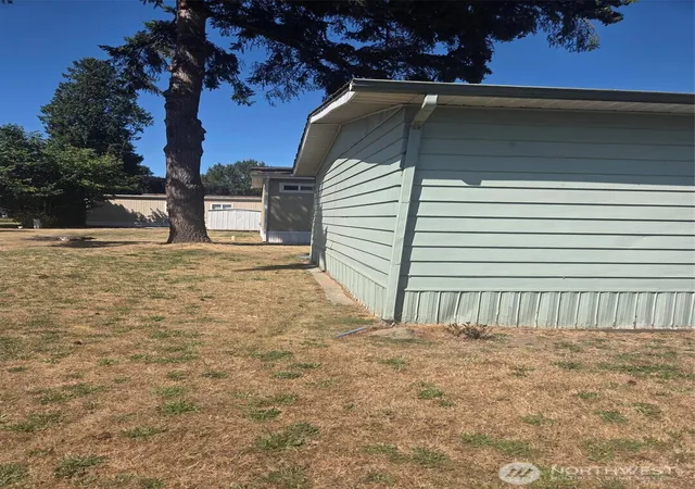 Photo 3 of Manufactured home for sale at 8506 144th Avenue Ne #41, Puyallup, WA 98372 | MLS# NWM2592139 | Listing updated on 2026-10-07