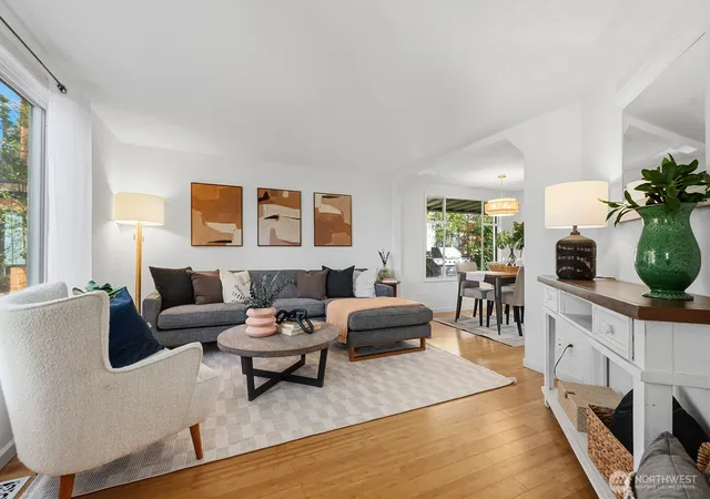 Photo 4 of Single family home for sale at 4107 SW Southern St, Seattle, WA 98136 | MLS# NWM2592142 | Listing updated on 2026-10-15