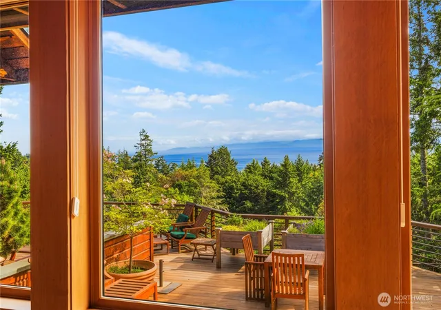 Photo 1 of Single family home for sale at 400 Hannah Rd, Friday Harbor, WA 98250 | MLS# NWM2592146 | Listing updated on 2026-10-14