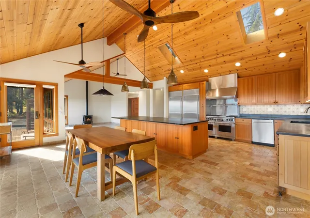 Photo 2 of Single family home for sale at 400 Hannah Rd, Friday Harbor, WA 98250 | MLS# NWM2592146 | Listing updated on 2026-10-14