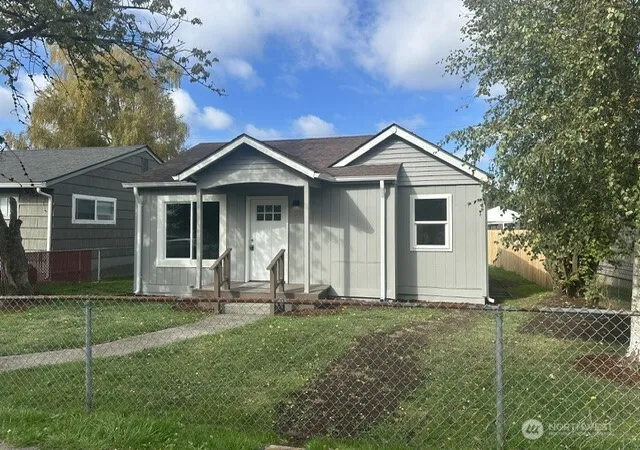 Photo 1 of Single family home for sale at 273 Baltimore St, Longview, WA 98632 | MLS# NWM2592149 | Listing updated on 2026-10-13