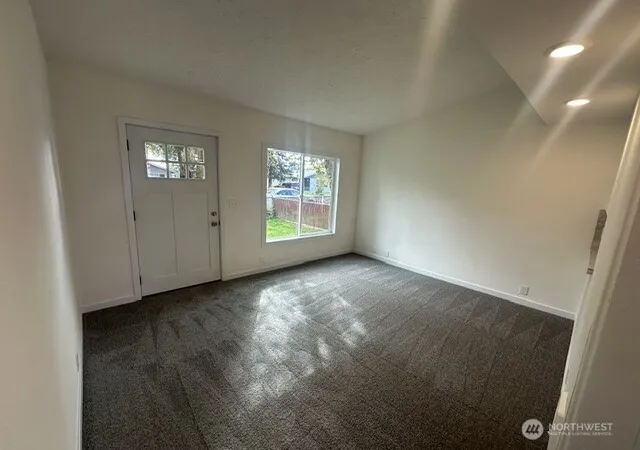 Photo 3 of Single family home for sale at 273 Baltimore St, Longview, WA 98632 | MLS# NWM2592149 | Listing updated on 2026-10-13