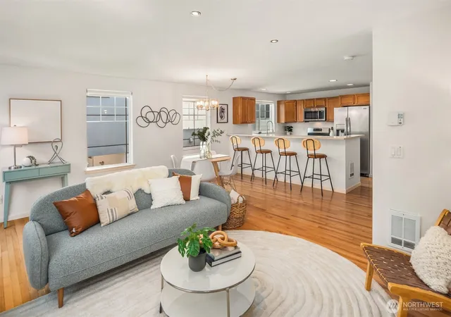 Photo 3 of Townhouse for sale at 8521 Interlake Ave N #B, Seattle, WA 98103 | MLS# NWM2592156 | Listing updated on 2026-10-12