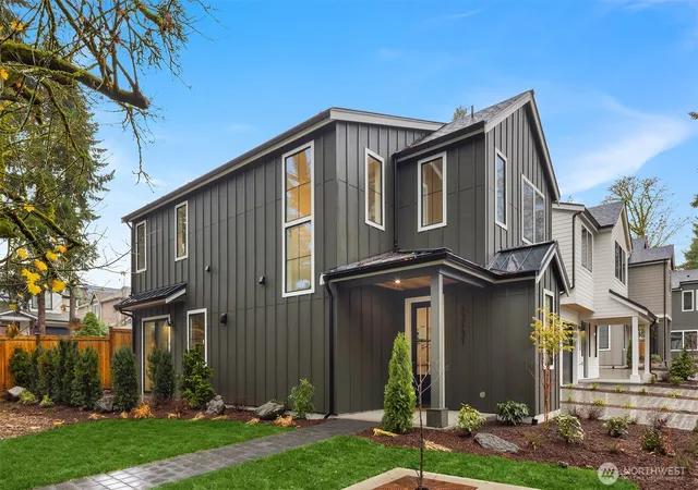 Townhouse for sale at 13131 NE 87th Lane, Kirkland, WA 98033 | MLS# NWM2592161