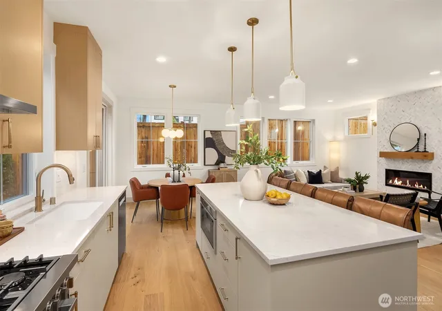 Photo 4 of Townhouse for sale at 13131 NE 87th Lane, Kirkland, WA 98033 | MLS# NWM2592161 | Listing updated on 2026-10-14