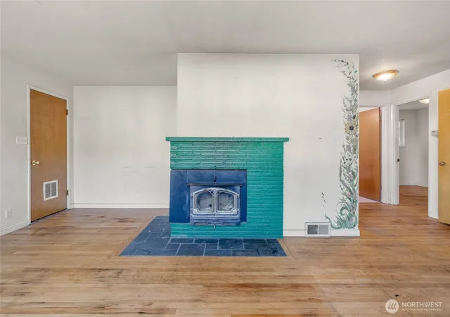Photo 3 of Single family home for sale at 1211 N 173rd Street, Shoreline, WA 98133 | MLS# NWM2592164 | Listing updated on 2026-10-09