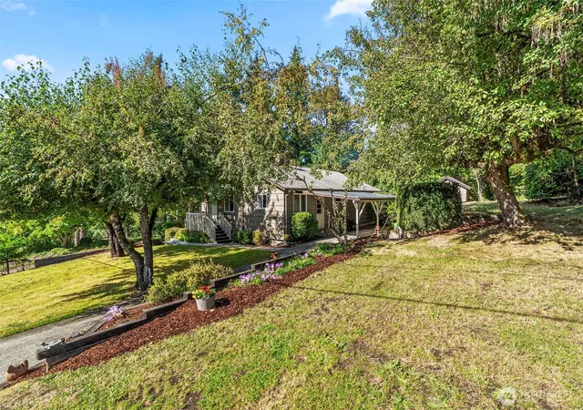 Photo 1 of Single family home for sale at 199 Rocky Point Rd, Kelso, WA 98626 | MLS# NWM2592186 | Listing updated on 2026-10-16