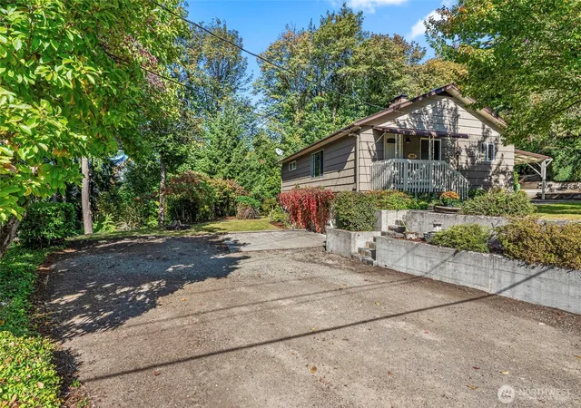 Photo 3 of Single family home for sale at 199 Rocky Point Rd, Kelso, WA 98626 | MLS# NWM2592186 | Listing updated on 2026-10-16