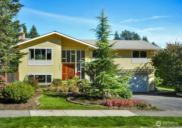 Single family home for sale at 10600 NE 198th Street, Bothell, WA 98011 | MLS# NWM2592193