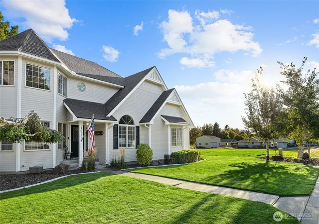Photo 2 of Single family home for sale at 1022 E Capitol Ave, Ellensburg, WA 98926 | MLS# NWM2592196 | Listing updated on 2026-10-09