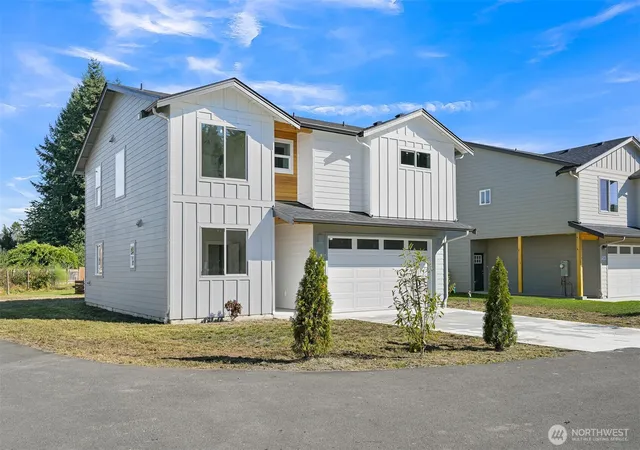 Single family home for sale at 712 F And S Grade Rd, Sedro Woolley, WA 98284 | MLS# NWM2592205
