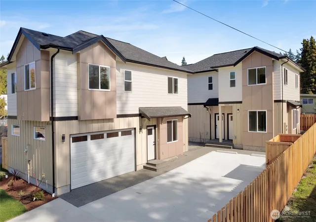 Photo 3 of Single family home for sale at 3202 Meridian St, Bellingham, WA 98225 | MLS# NWM2592212 | Listing updated on 2026-10-09