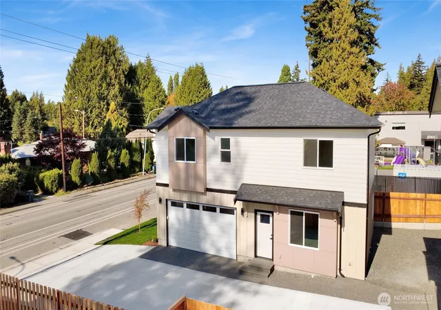 Photo 4 of Single family home for sale at 3202 Meridian St, Bellingham, WA 98225 | MLS# NWM2592212 | Listing updated on 2026-10-09