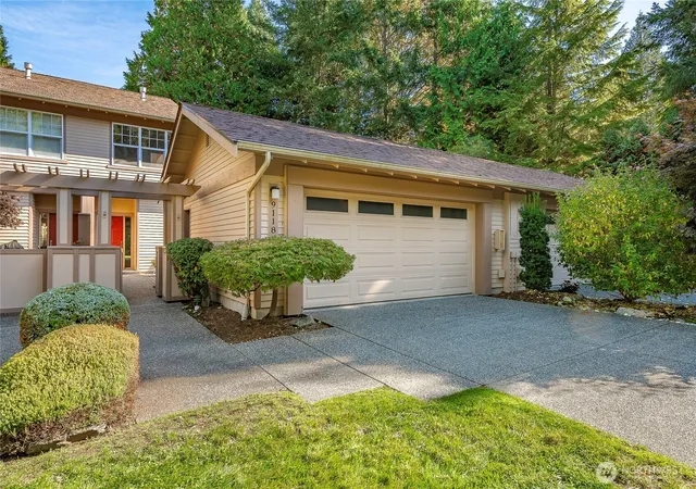 Condo for sale at 9118 Gleneagle Dr #17, Blaine, WA 98230 | MLS# NWM2592218