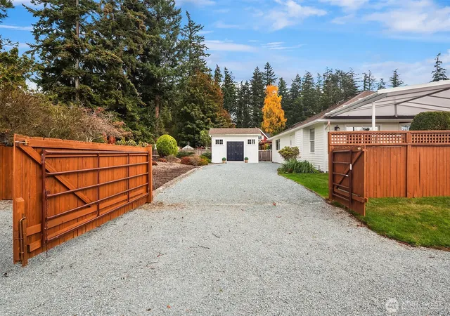 Photo 4 of Single family home for sale at 381 Macbrae Dr, Camano Island, WA 98282 | MLS# NWM2592221 | Listing updated on 2026-10-08