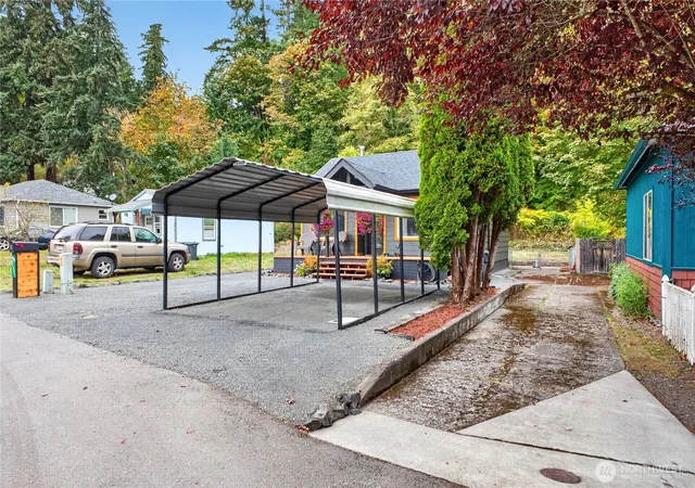 Photo 2 of Single family home for sale at 400 Henry St, Shelton, WA 98584 | MLS# NWM2592224 | Listing updated on 2026-10-09