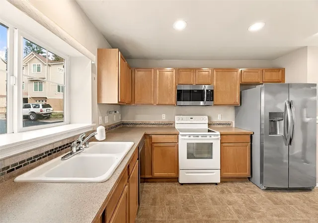 Photo 4 of Sale Pending at 5302 147th Street Ct E, Tacoma, WA 98446 | MLS# NWM2592227 | Listing updated on 2026-10-28