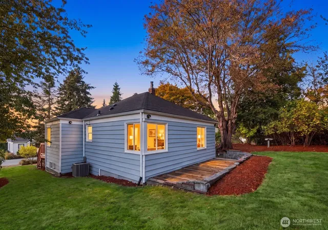 Photo 2 of Single family home for sale at 10032 11th Avenue SW, Seattle, WA 98146 | MLS# NWM2592238 | Listing updated on 2026-10-09