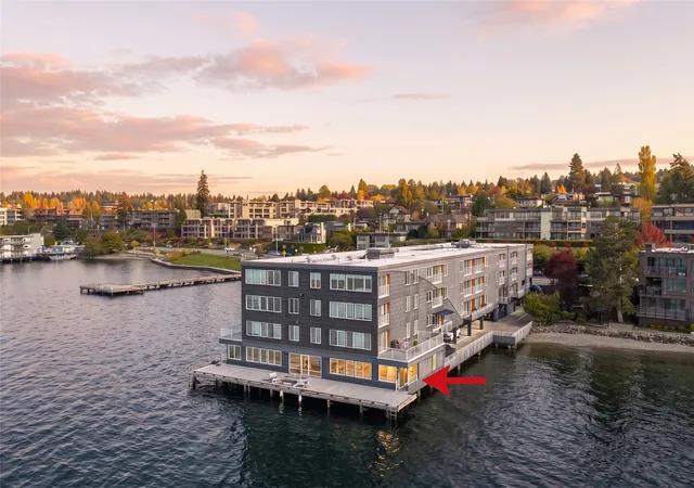 Condo for sale at 733 Lake St S #1-A, Kirkland, WA 98033 | MLS# NWM2592248
