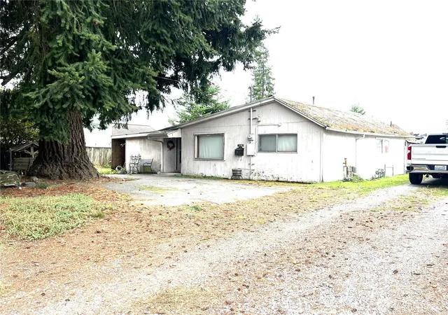 Photo 3 of Single family home for sale at 1814 Township St, Sedro Woolley, WA 98284 | MLS# NWM2592258 | Listing updated on 2026-10-09