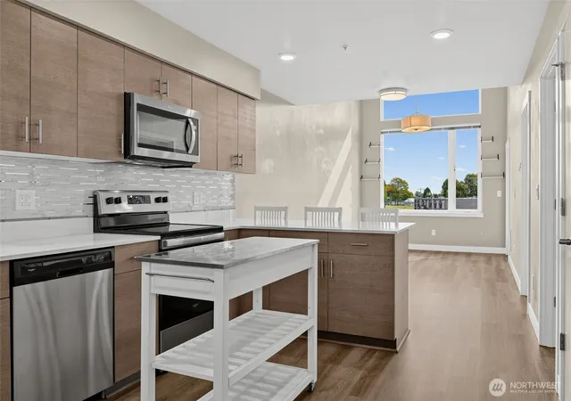 Photo 3 of Condo for sale at 1882 Front St #401, Lynden, WA 98264 | MLS# NWM2592260 | Listing updated on 2026-10-12