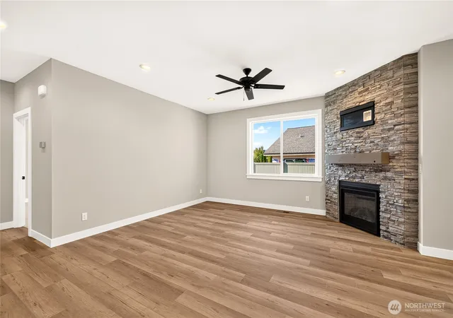 Photo 3 of Single family home for sale at 2503 Plateau Dr, East Wenatchee, WA 98802 | MLS# NWM2592274 | Listing updated on 2026-10-13