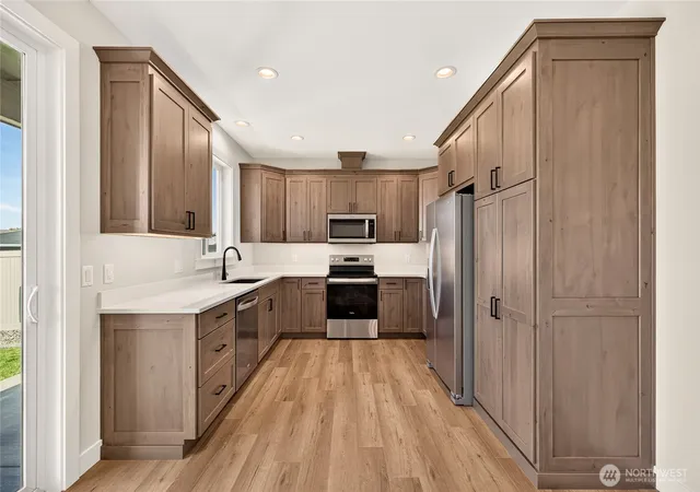 Photo 4 of Single family home for sale at 2503 Plateau Dr, East Wenatchee, WA 98802 | MLS# NWM2592274 | Listing updated on 2026-10-13