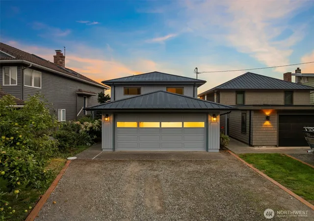 Photo 4 of Single family home for sale at 1878 Shore Ave, Freeland, WA 98249 | MLS# NWM2592281 | Listing updated on 2026-10-08
