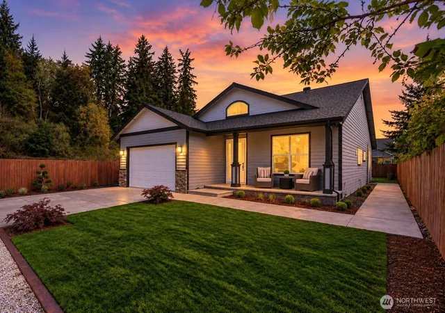 Photo 2 of Single family home for sale at 6341 53rd Avenue W, University Place, WA 98467 | MLS# NWM2592282 | Listing updated on 2026-10-29