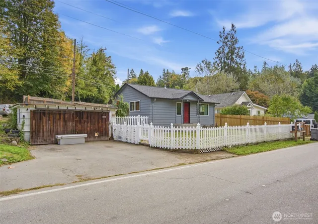 Single family home for sale at 1534 Corbet Dr NW, Bremerton, WA 98312 | MLS# NWM2592286