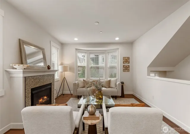 Photo 4 of Townhouse for sale at 1321 Greenwich Walk NE, Issaquah, WA 98029 | MLS# NWM2592288 | Listing updated on 2026-10-08