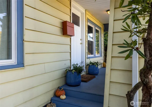 Photo 2 of Single family home for sale at 3421 Sw Trenton St, Seattle, WA 98126 | MLS# NWM2592291 | Listing updated on 2026-10-15