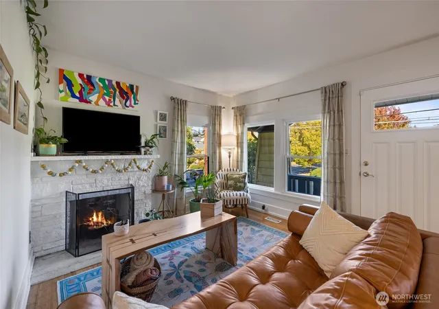 Photo 3 of Single family home for sale at 3421 Sw Trenton St, Seattle, WA 98126 | MLS# NWM2592291 | Listing updated on 2026-10-15